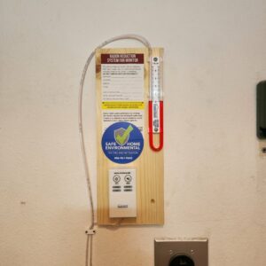U tube manometer and alarm mount